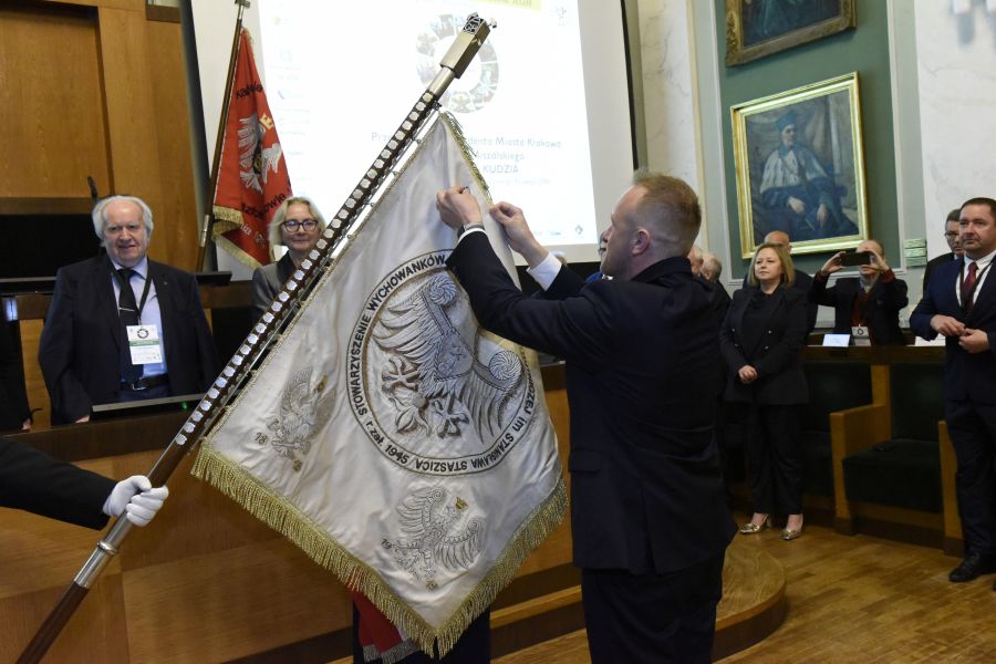 Kliknij aby zobaczyć pełny rozmiar