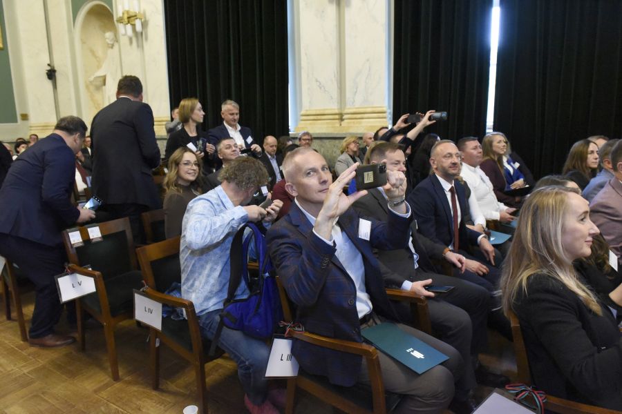 Kliknij aby zobaczyć pełny rozmiar