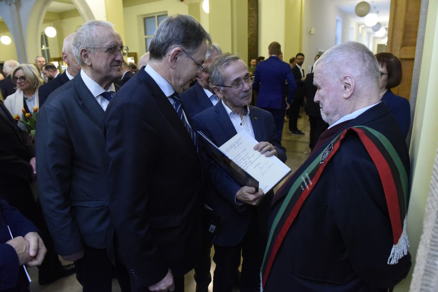Kliknij aby zobaczyć pełny rozmiar