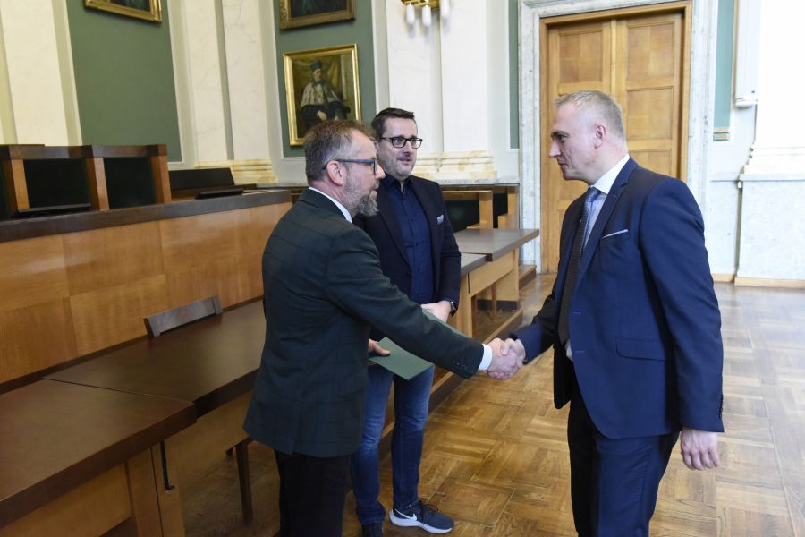 Kliknij aby zobaczyć pełny rozmiar